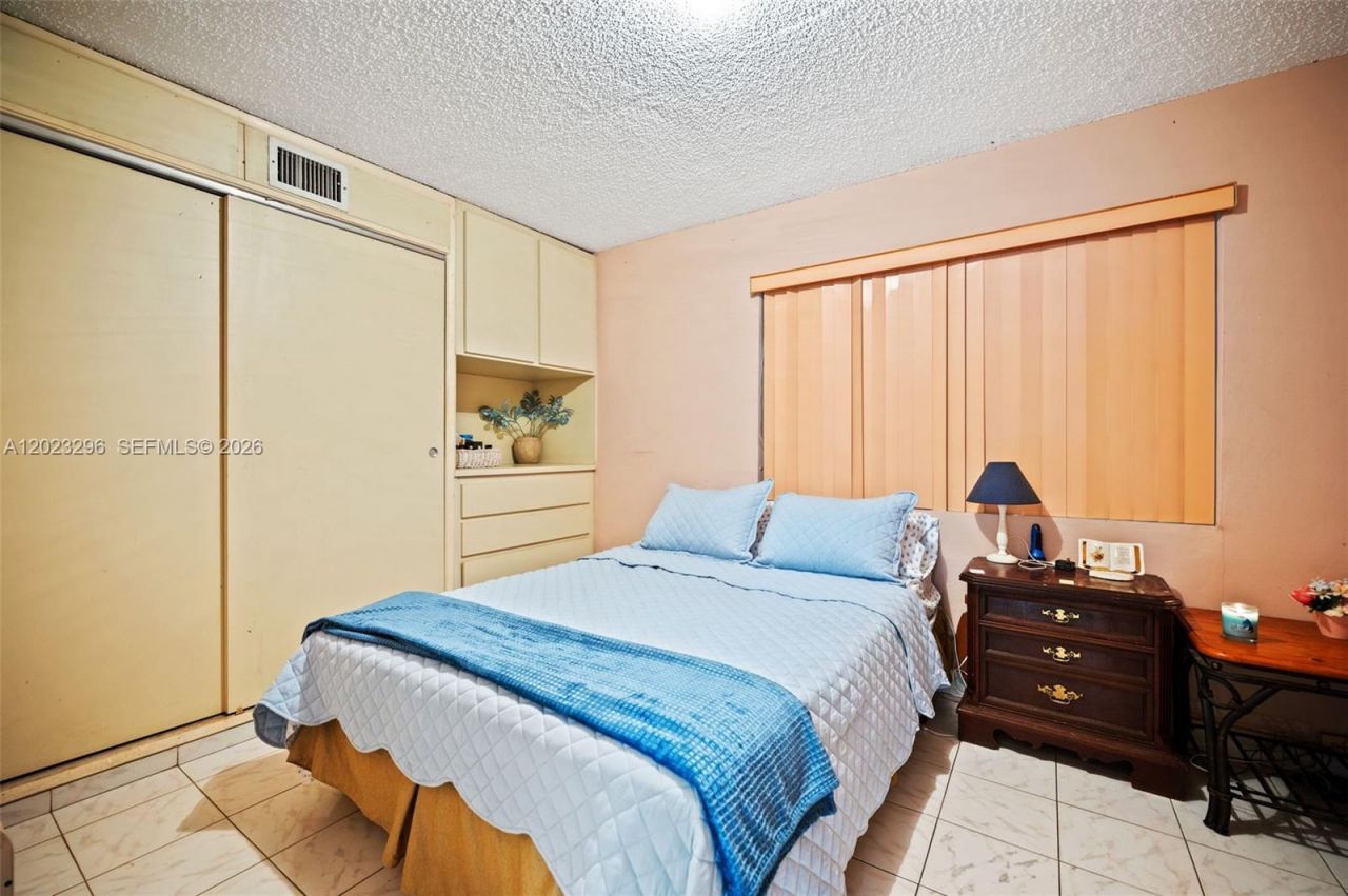 1792 SW 11th St , Miami, FL 33135 Photo
