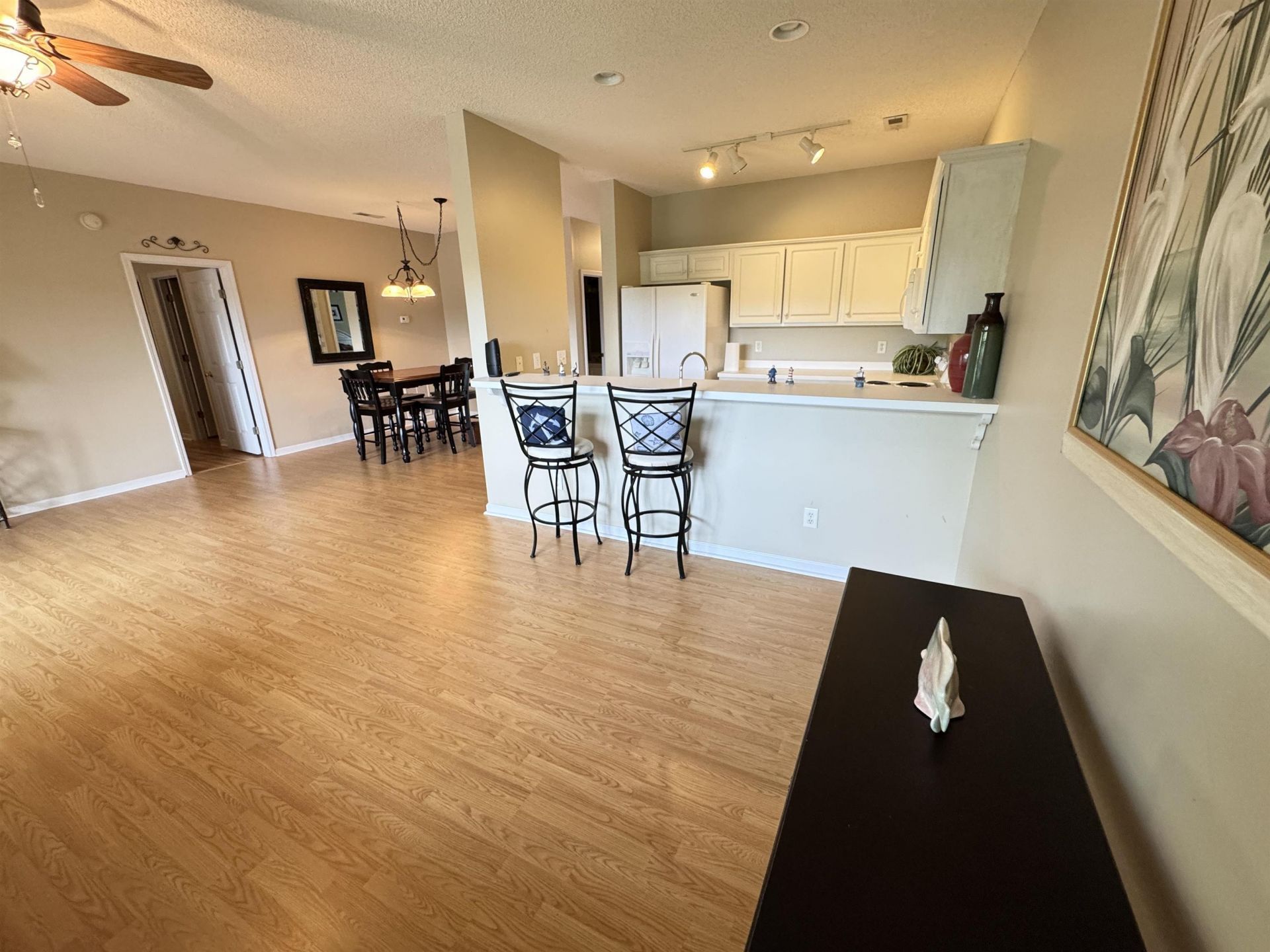 1058 Sea Mountain Hwy.  Photo 4