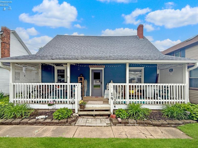 19 Oakwood Avenue, Huron, OH 44839 Photo 1