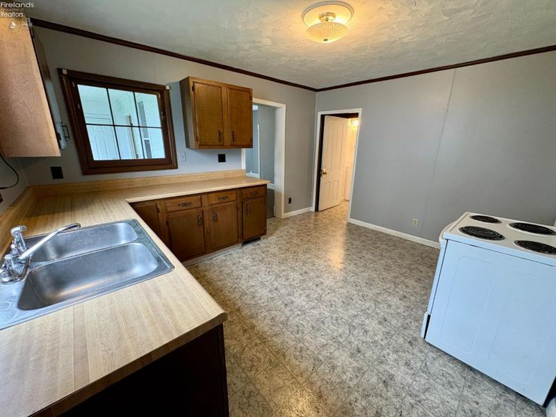 370 S Monroe Street, Tiffin, OH 44883 Photo 15