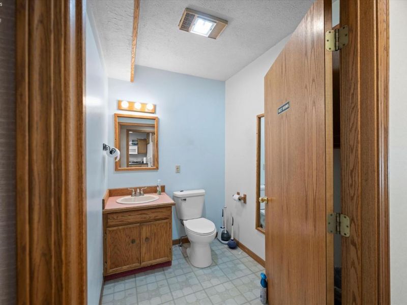 318 W Main Street, Bellevue, OH 44811 Photo 10