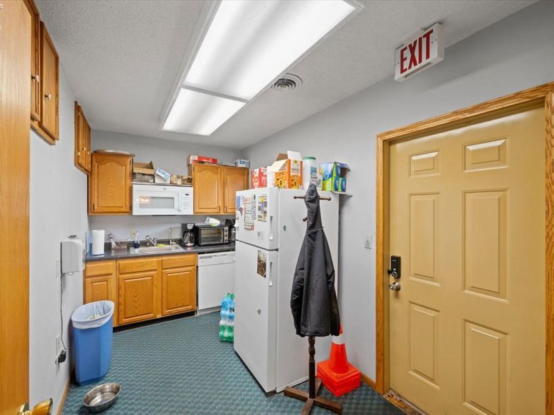 318 W Main Street, Bellevue, OH 44811 Photo 11