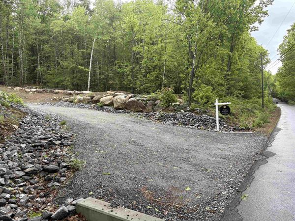 21-2 Leach Hill Road, Goffstown, NH 03045