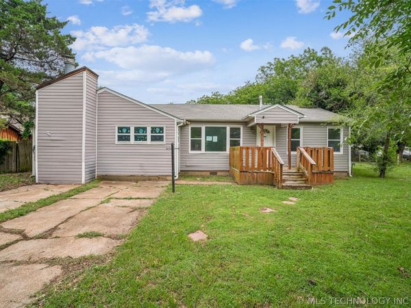 1010 N Gertrude Avenue , Wagoner, OK 74467