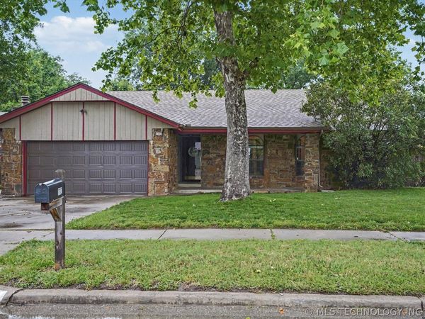 1112 W Memphis Street , Broken Arrow, OK 74012