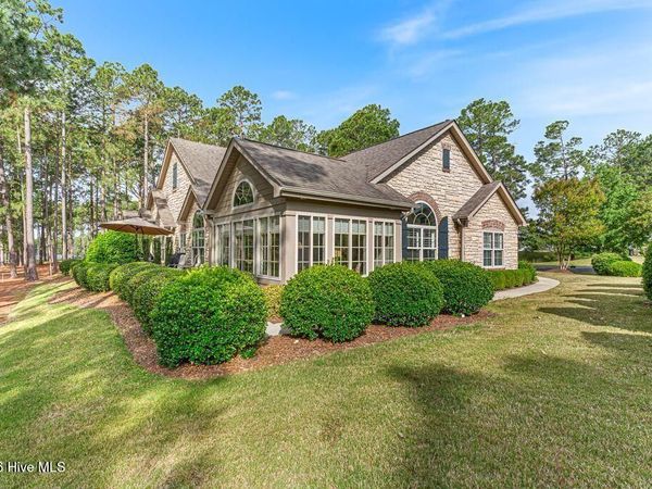 109 Essex Place , Southern Pines, NC 28387