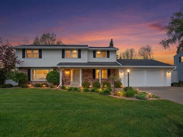 490 TYROLIAN DRIVE, Green Bay, WI 54302
