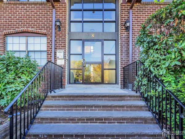 812 Green Hollow Drive, Iselin, NJ 08830