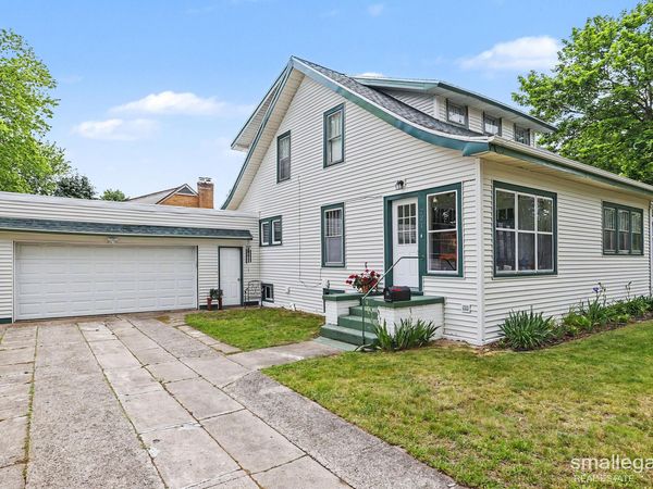 221 S Woodhams Street, Plainwell, MI 49080