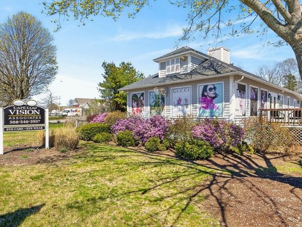 87 Davis Straits, Falmouth, MA 02540