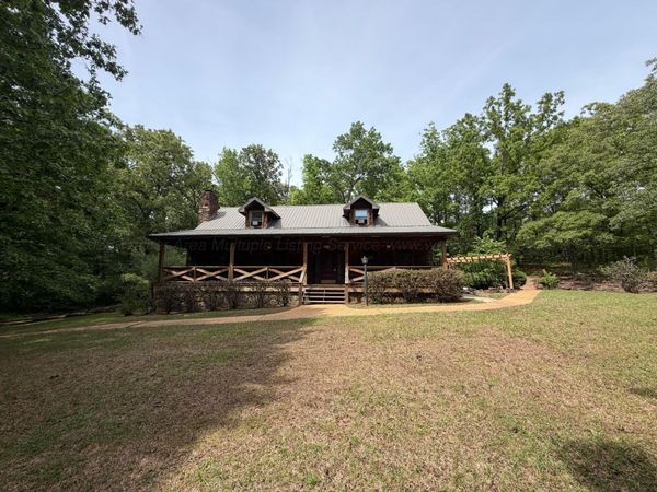 180 NORTHWOODS Dr, Guin, AL 35563