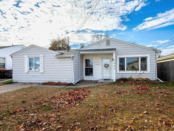 2449 W 13th Street , Davenport, IA 52804