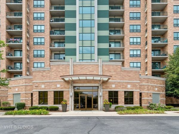 6420 Double Eagle Drive , Unit 306, Woodridge, IL 60517