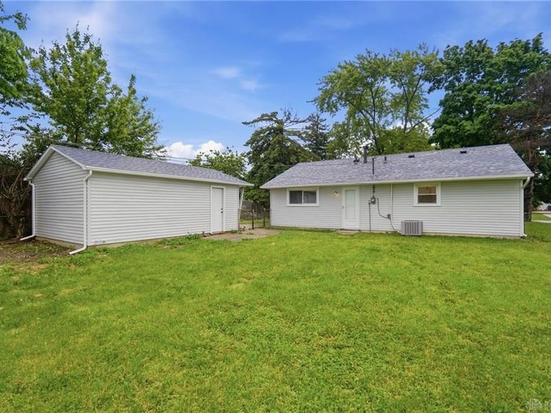 1923 Portage Path, Springfield, OH 45506 Photo 31
