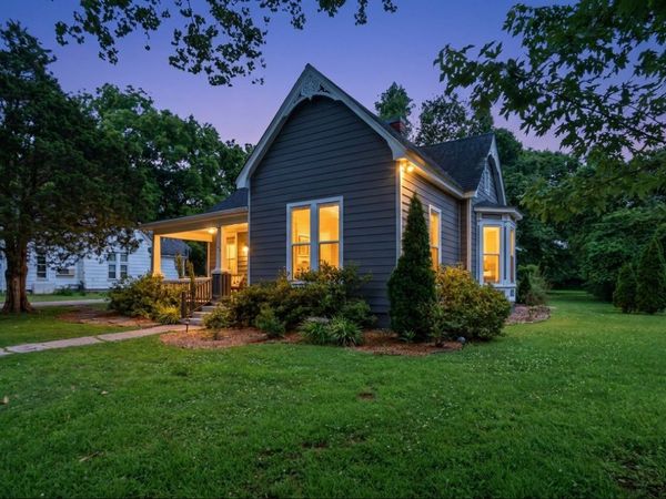 113 White St, Martin, TN 38237