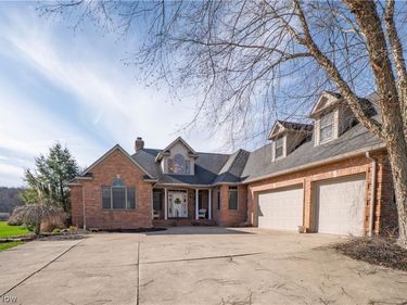 8114 Lisbon Street E, East Canton, OH 44730