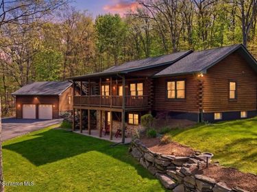 124 Water View Drive , Hawley, PA 18428