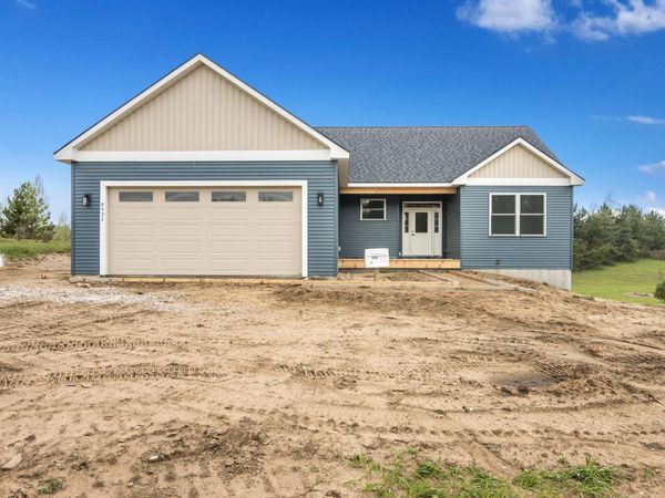 8552 Olivia Drive S, Maple City, MI 49664