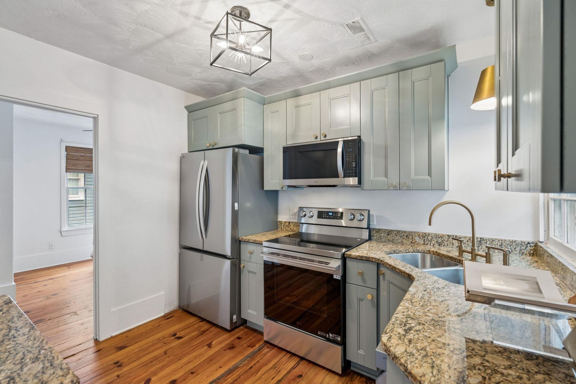 80 Nassau Street Photo 22