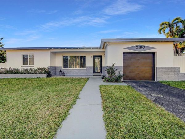2190 NE 169th St , North Miami Beach, FL 33162