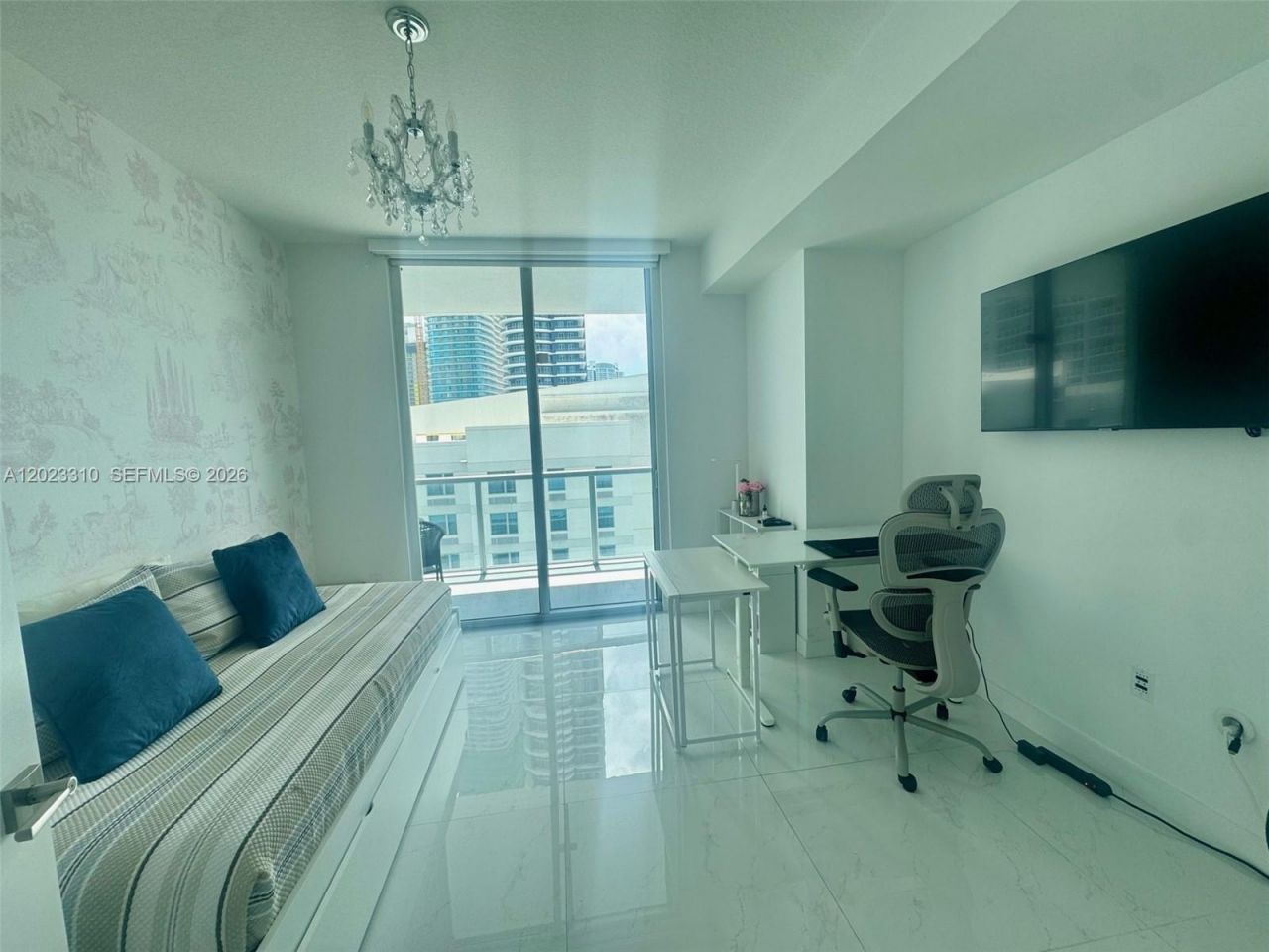 79 SW 12th St , Unit 1806, Miami, FL 33130 Photo