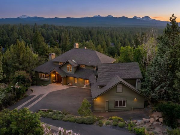 2853 NW Nightfall Circle, Bend, OR 97703