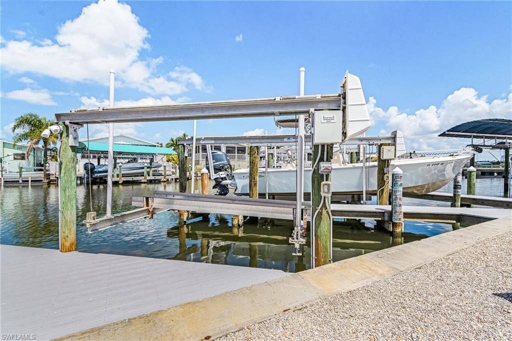 3019 Bowsprit Ln, Saint James City, FL 33956 Photo