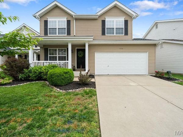 1113 Centre Lake Drive, St Peters, MO 63376