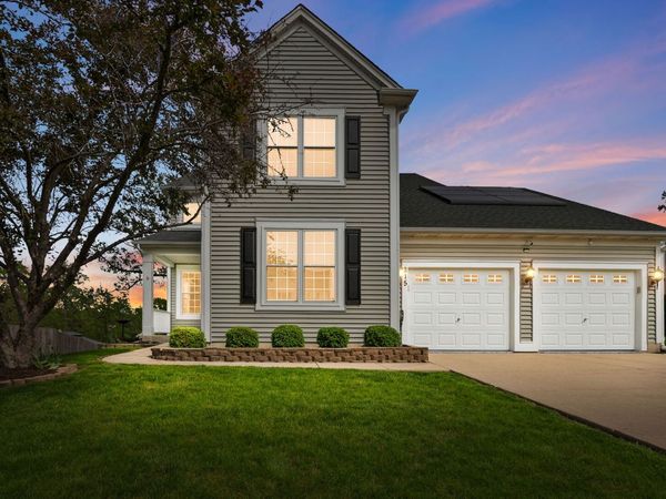 215 S Winthrop Drive , Round Lake, IL 60073
