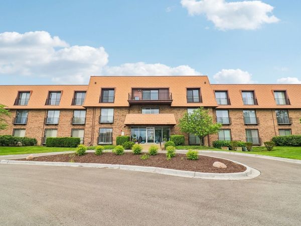 4050 Dundee Road , Unit 303, Northbrook, IL 60062