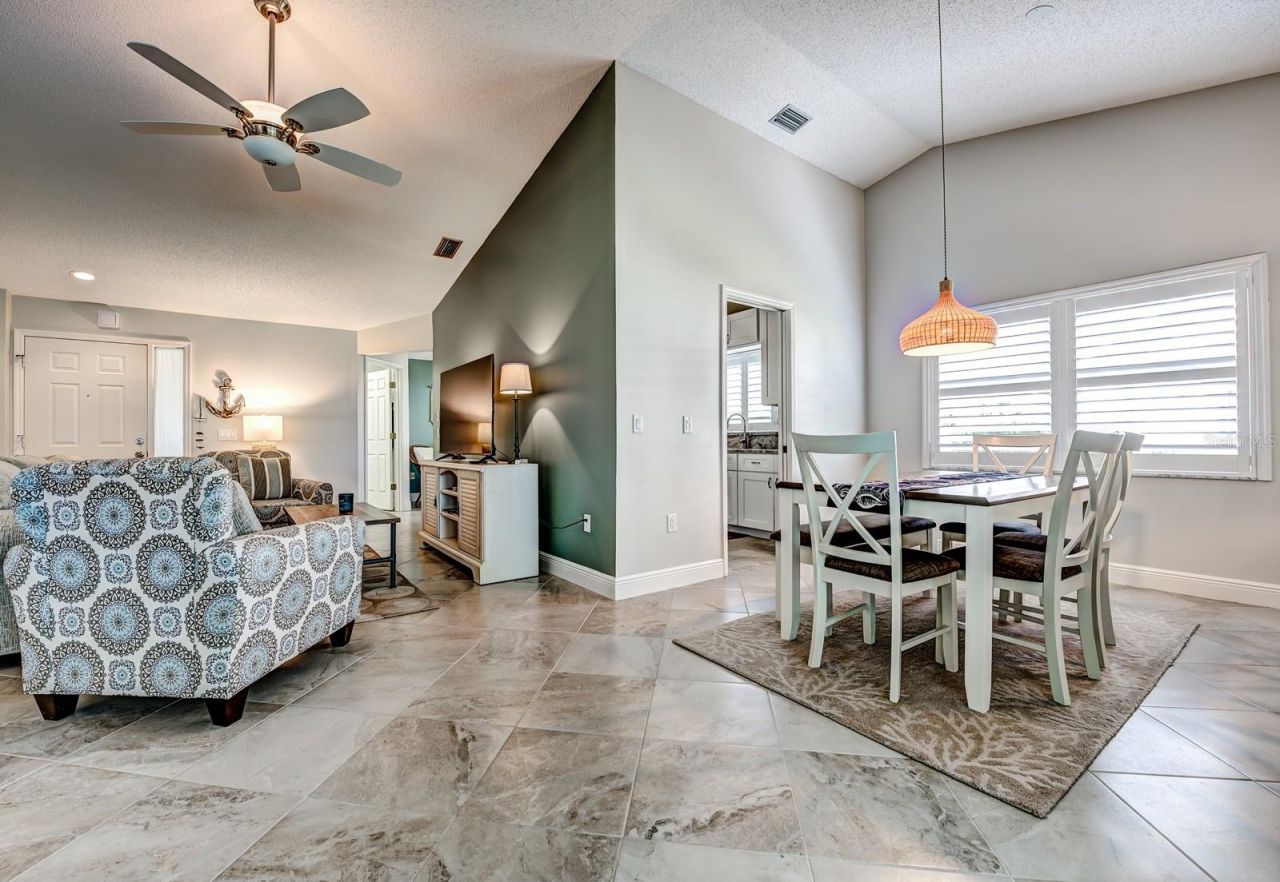 130 Southampton Place, Unit 360, Venice, FL 34293 Photo