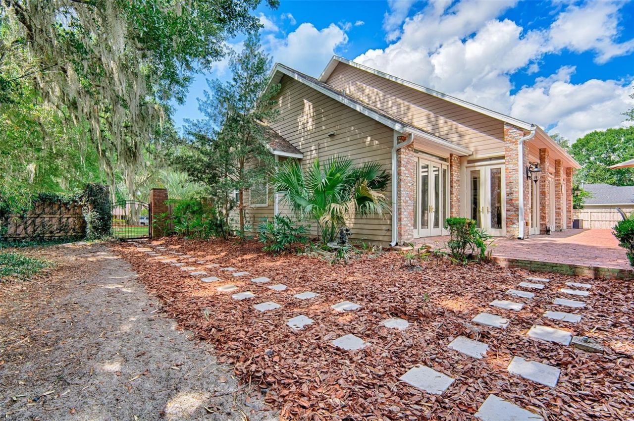 12208 SW 9th Avenue , Newberry, FL 32669 Photo