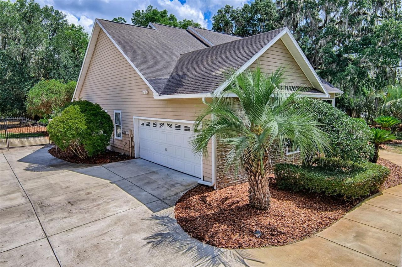 12208 SW 9th Avenue , Newberry, FL 32669 Photo
