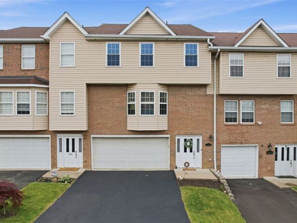 1102 Wingate Dr, Pittsburgh, PA 15205