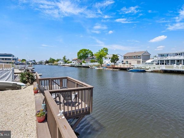 24 W MOHAWK DRIVE, TUCKERTON, NJ 08087