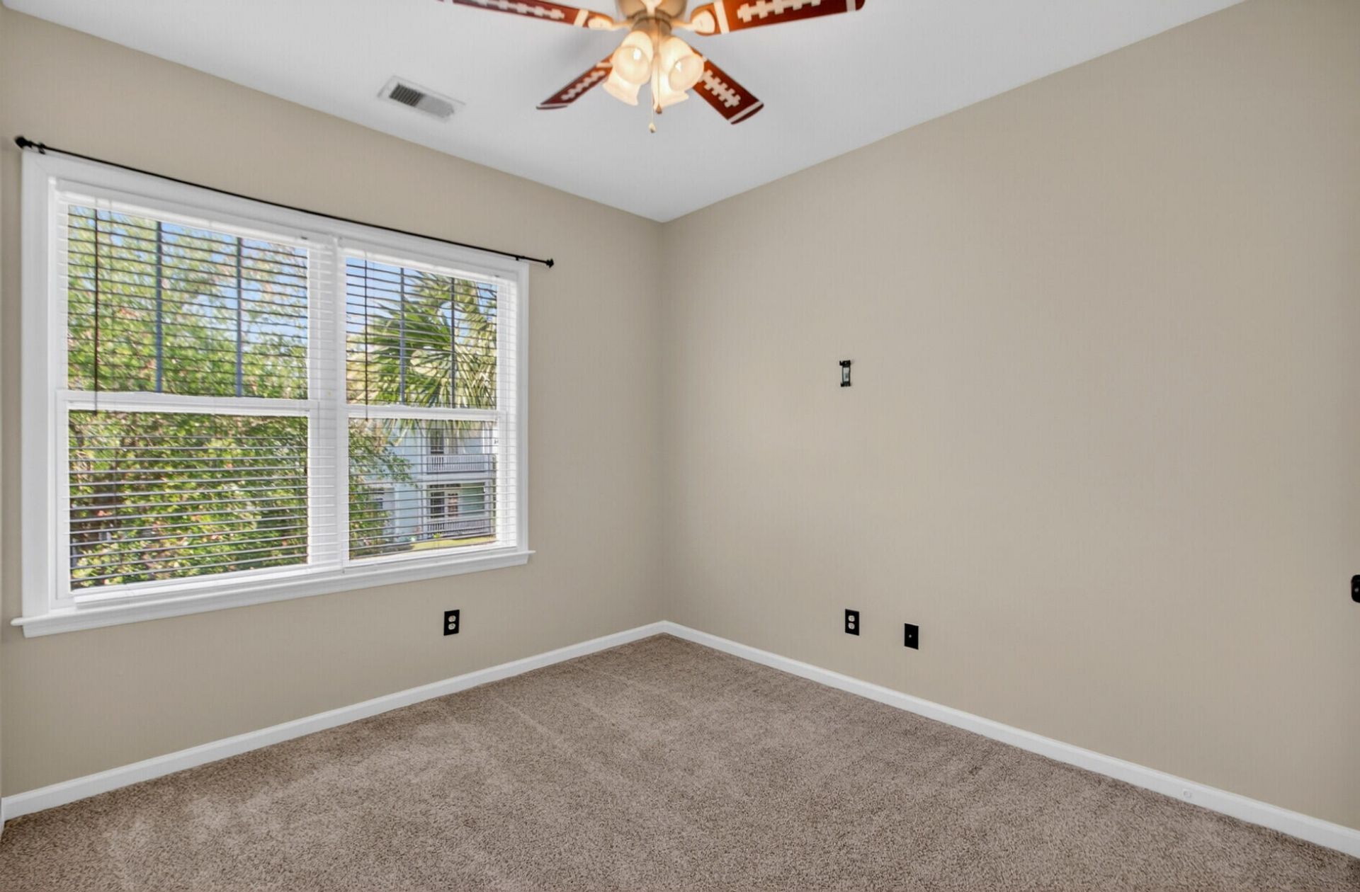 216 Trillium Avenue Photo 22