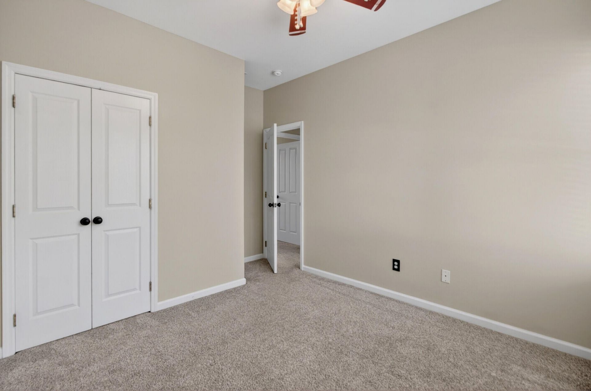 216 Trillium Avenue Photo 23