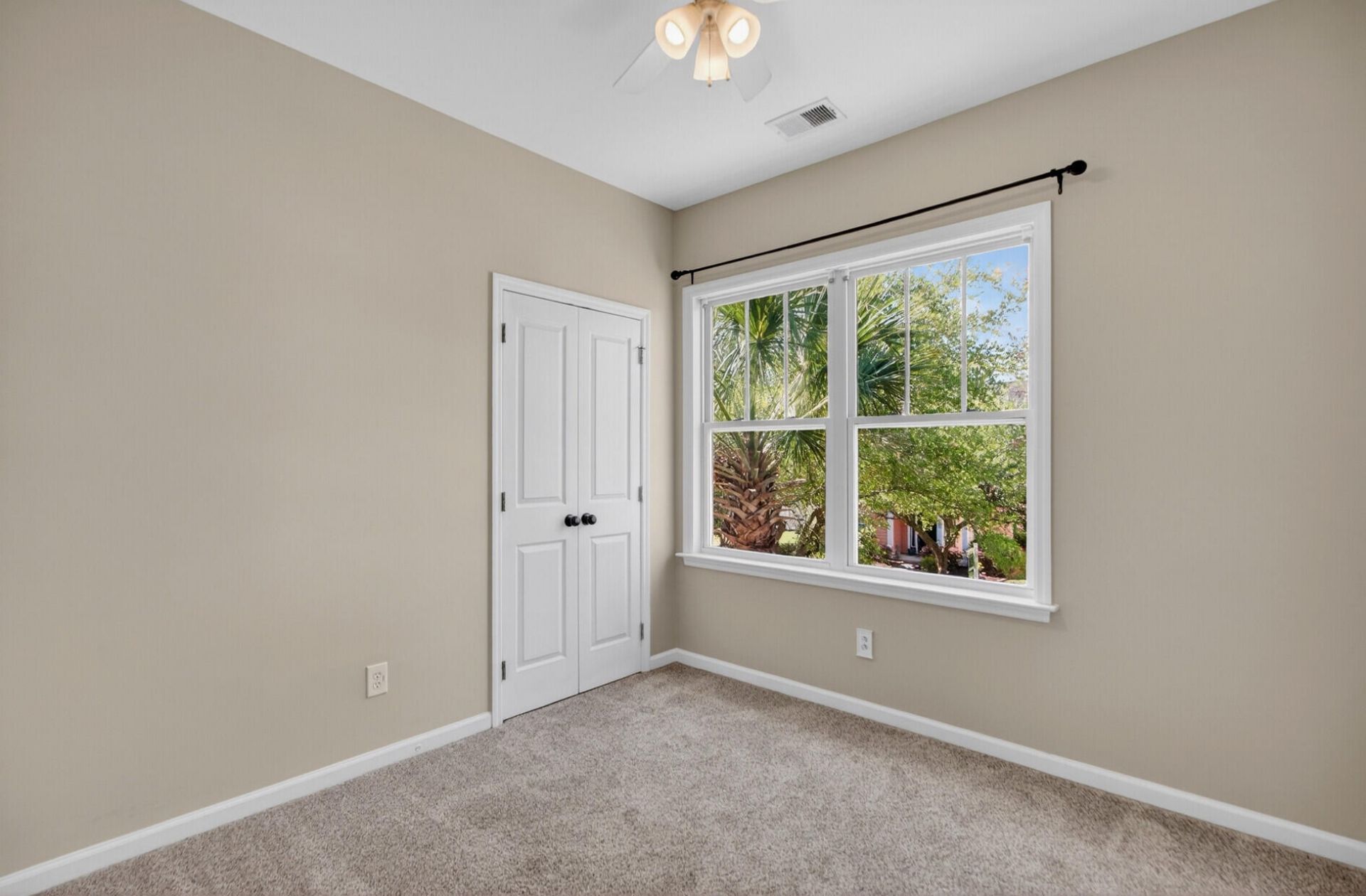 216 Trillium Avenue Photo 24