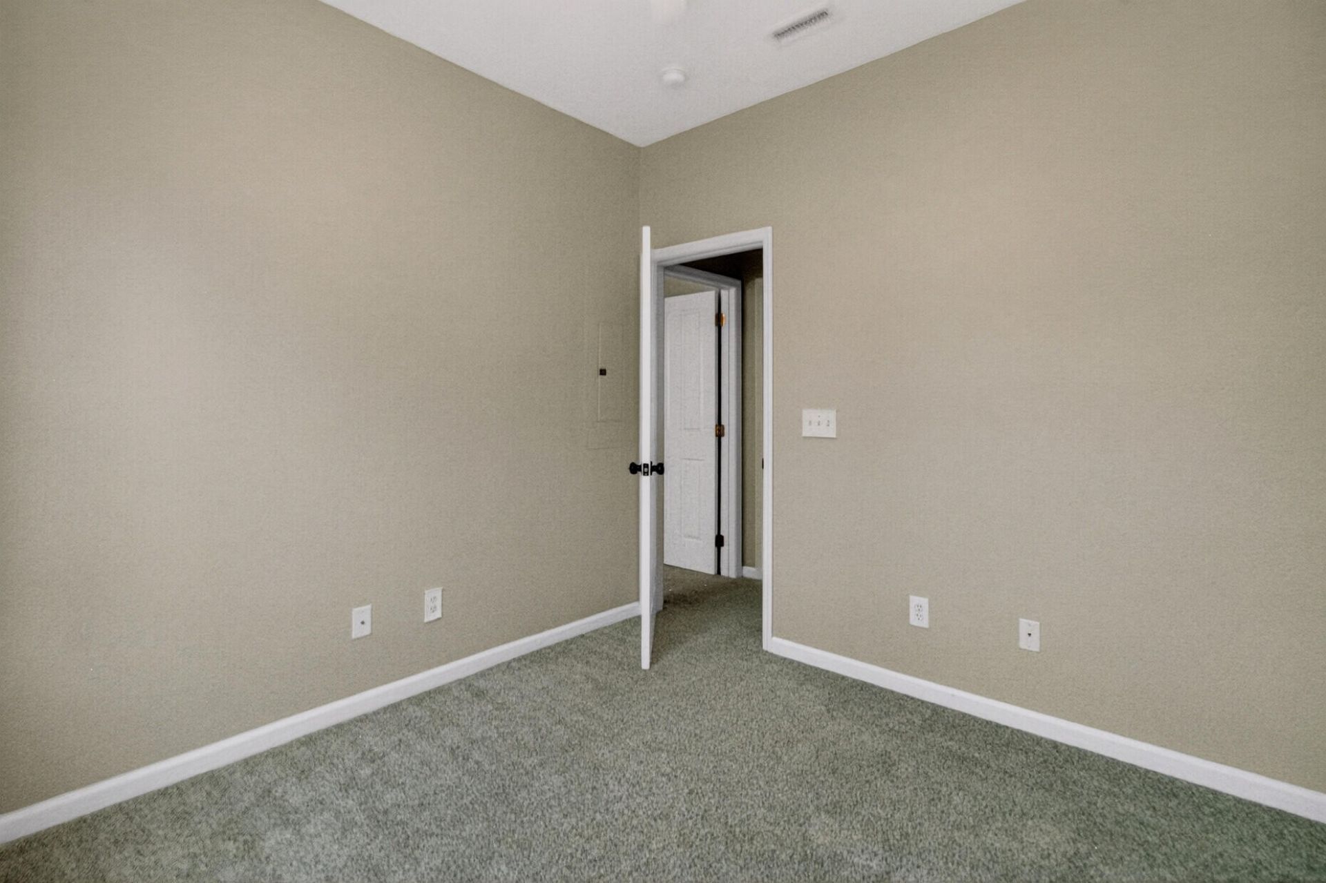 216 Trillium Avenue Photo 25