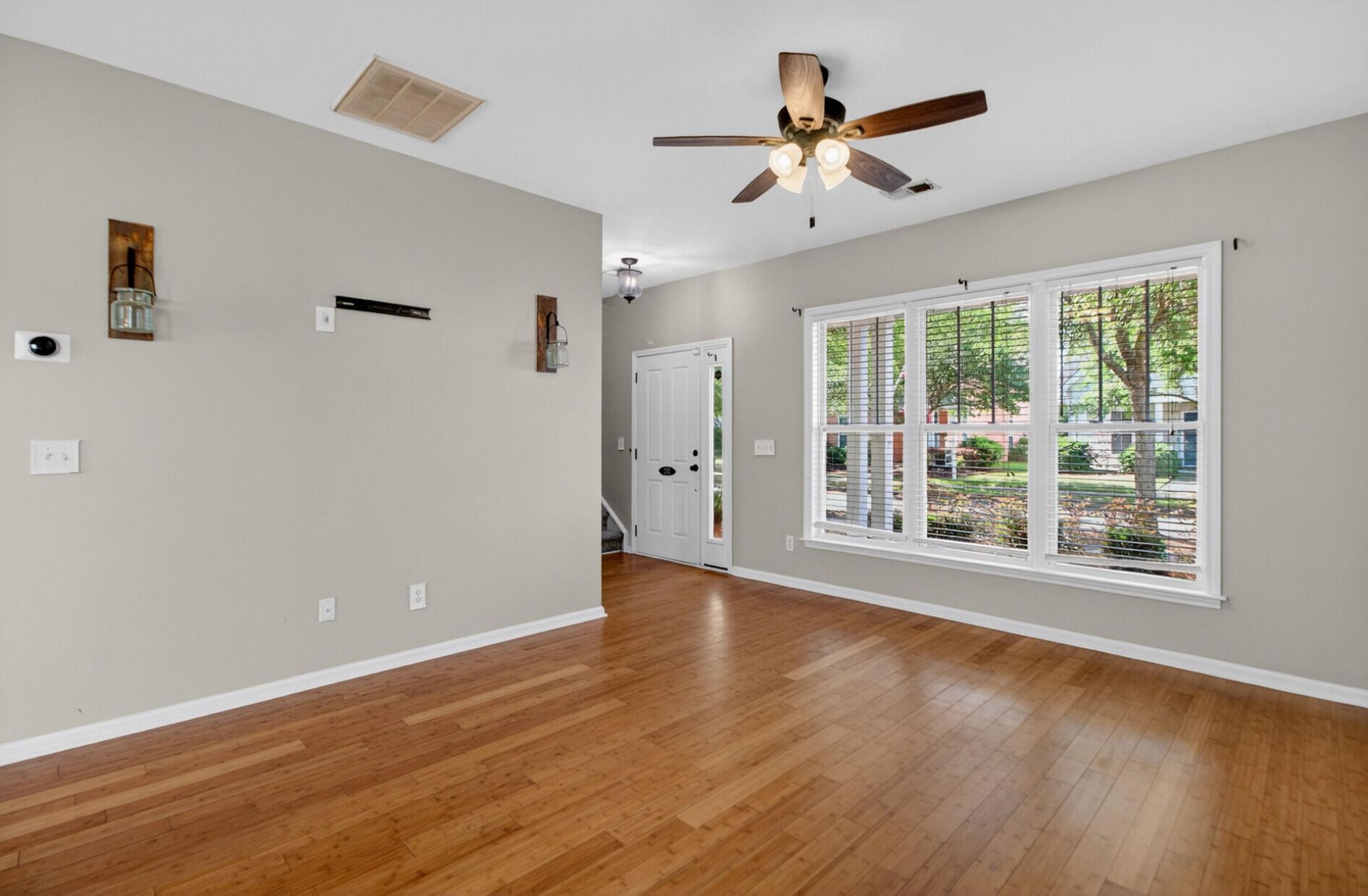 216 Trillium Avenue Photo 6