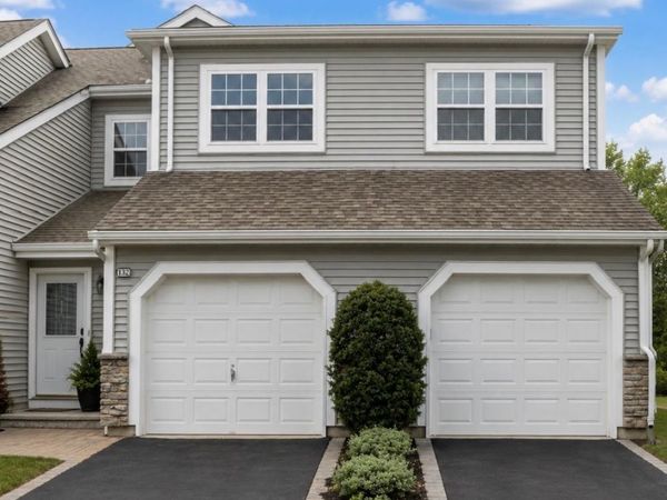 132 Carriage Lane , Plainview, NY 11803
