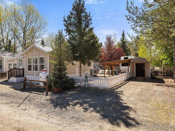 33/35 A Street, Cascade, ID 83611
