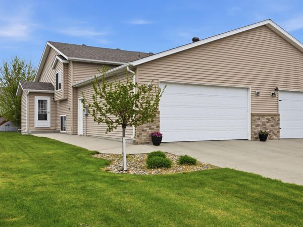 806 3rd Avenue NE, Dilworth, MN 56529