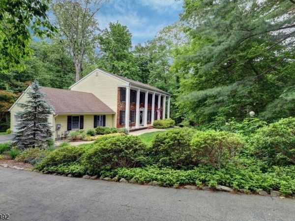 71 Cheshire Ln, Ringwood, NJ 07456