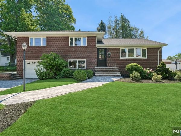 11 Raymond Street, Englewood Cliffs, NJ 07632