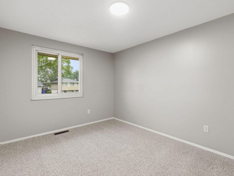 2127 Shawbury Court E, Columbus, OH 43229 Photo 12