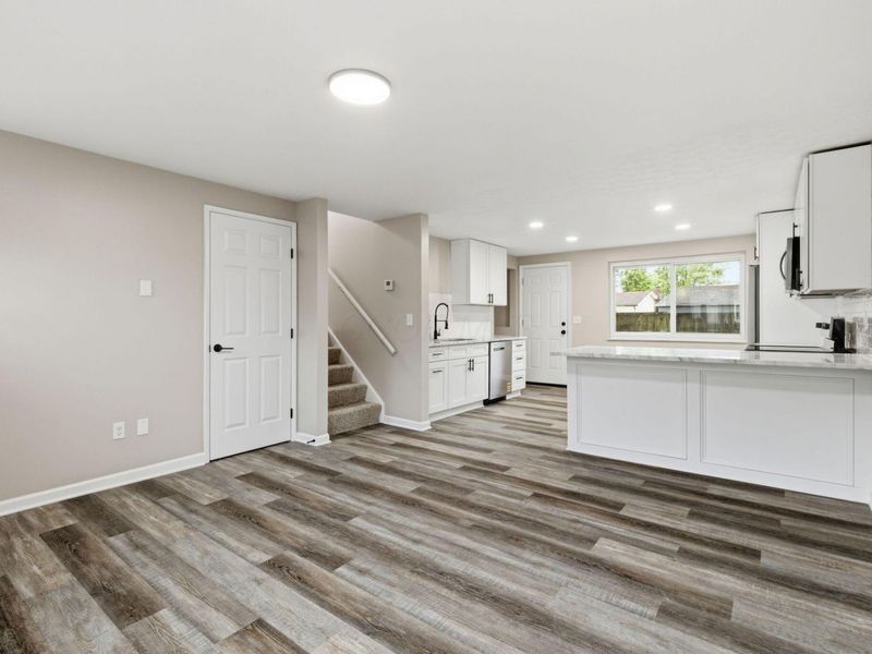 2127 Shawbury Court E, Columbus, OH 43229 Photo 3