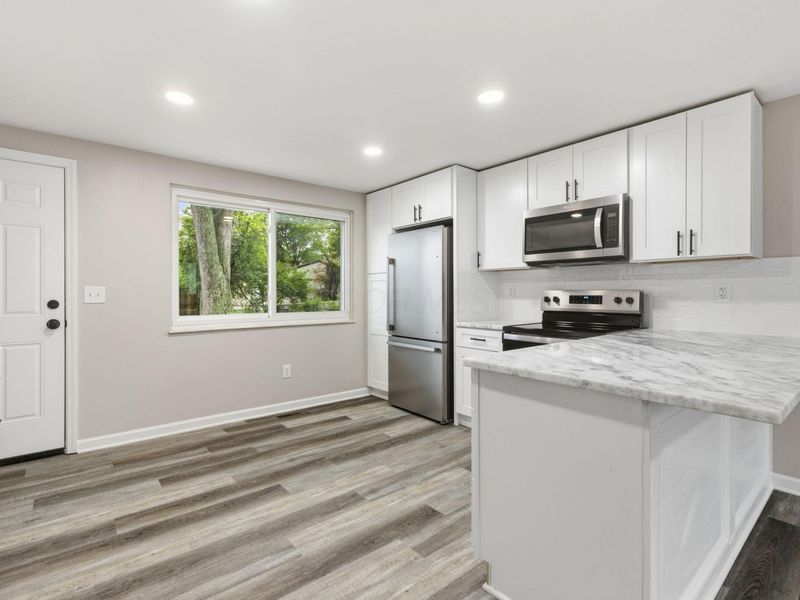 2127 Shawbury Court E, Columbus, OH 43229 Photo 5