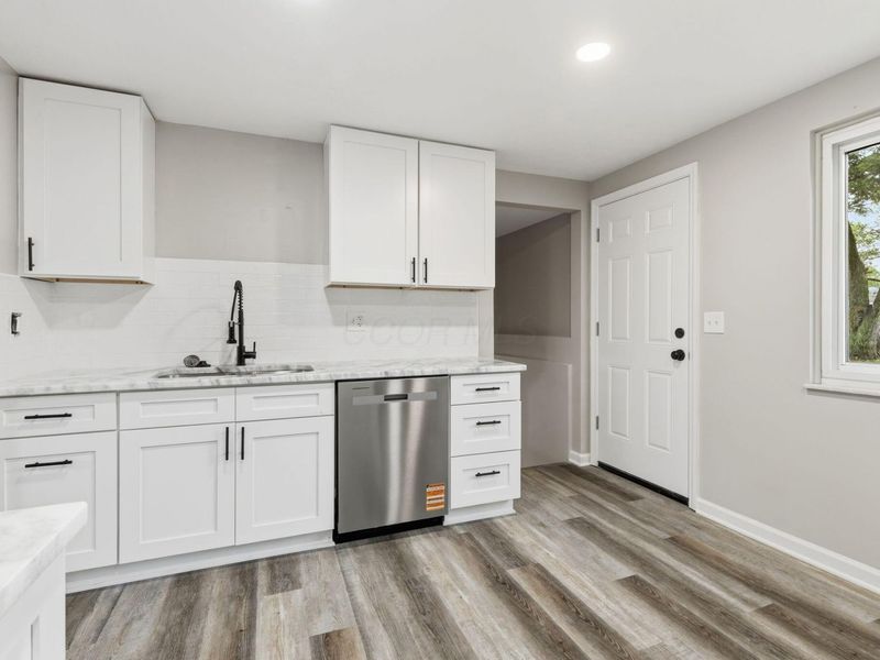 2127 Shawbury Court E, Columbus, OH 43229 Photo 9