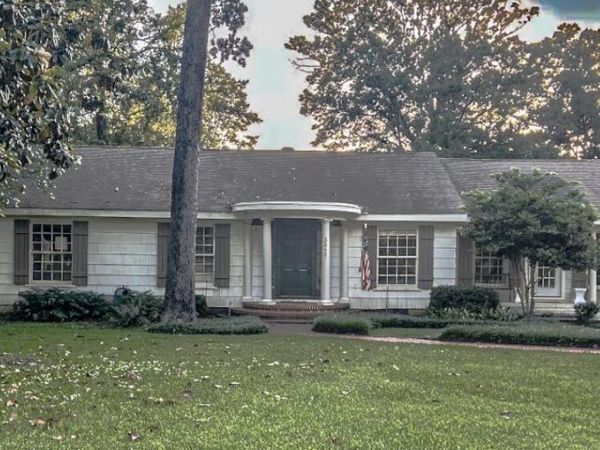 3927 Eastline Drive, Jackson, MS 39211